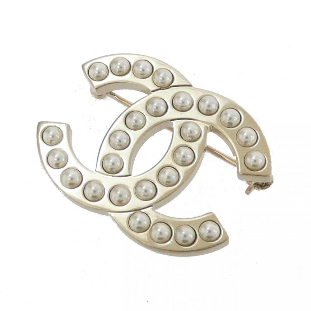 CHANEL Authentic White Brooch